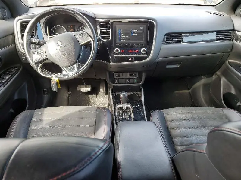 2020 MITSUBISHI OUTLANDER SE  