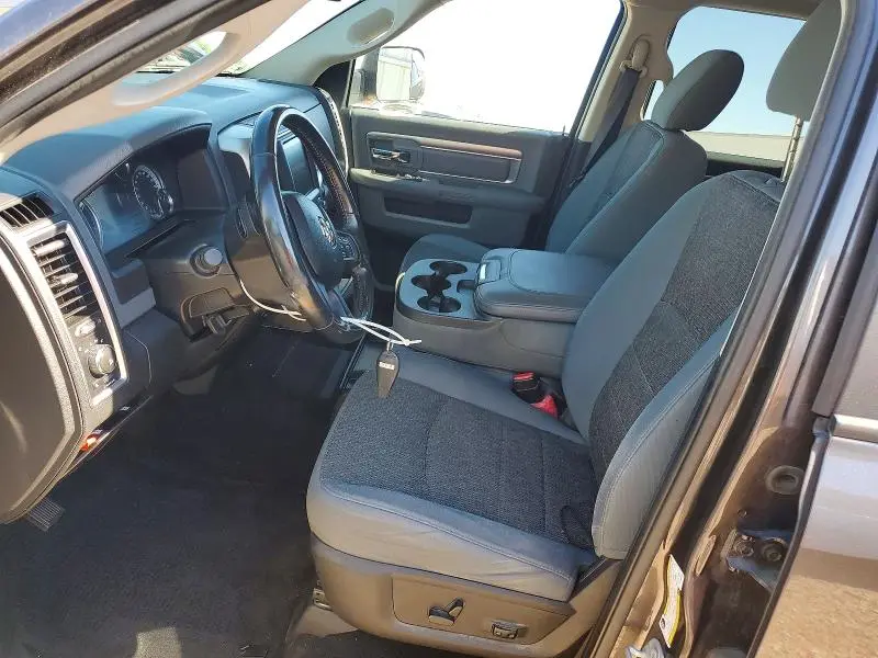 2017 RAM 1500 SLT  