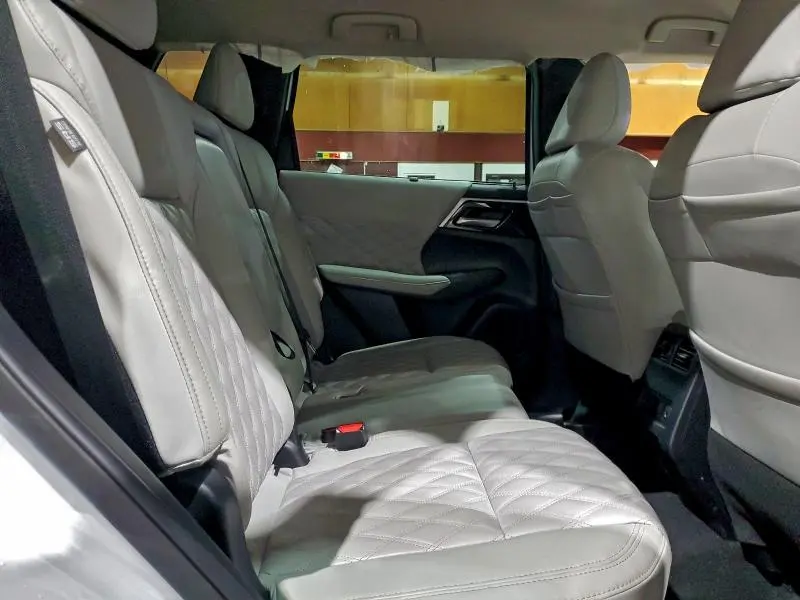 2023 MITSUBISHI OUTLANDER SEL  