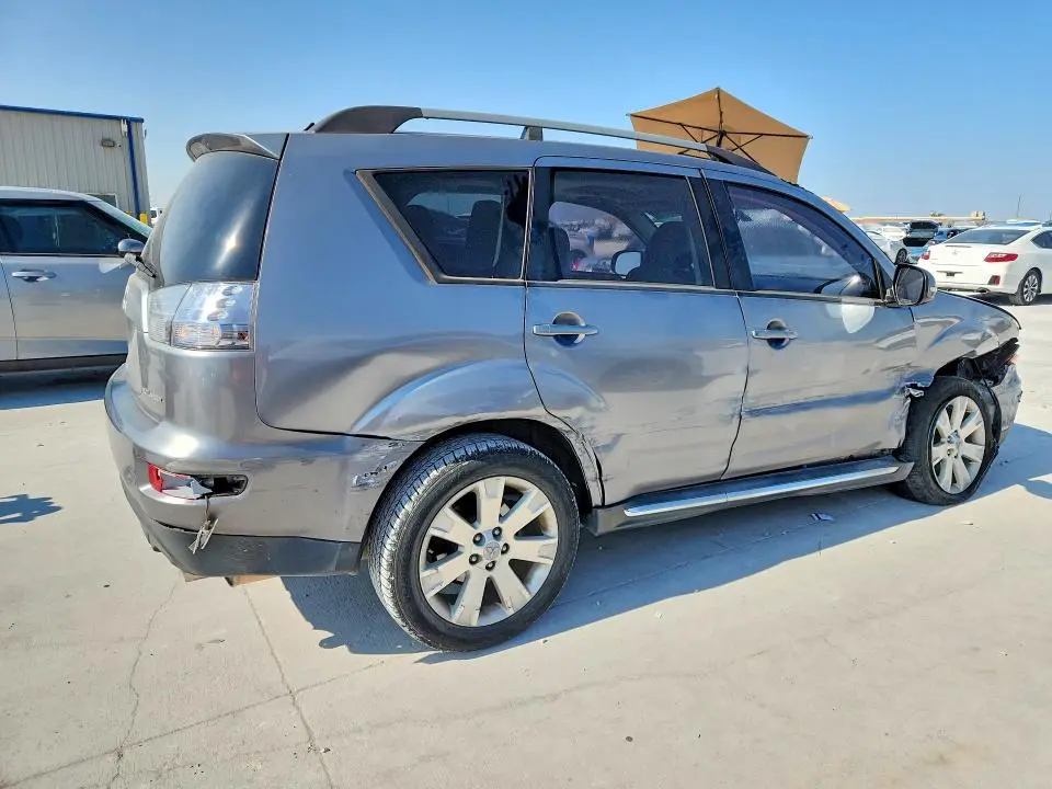 2013 MITSUBISHI OUTLANDER SE  