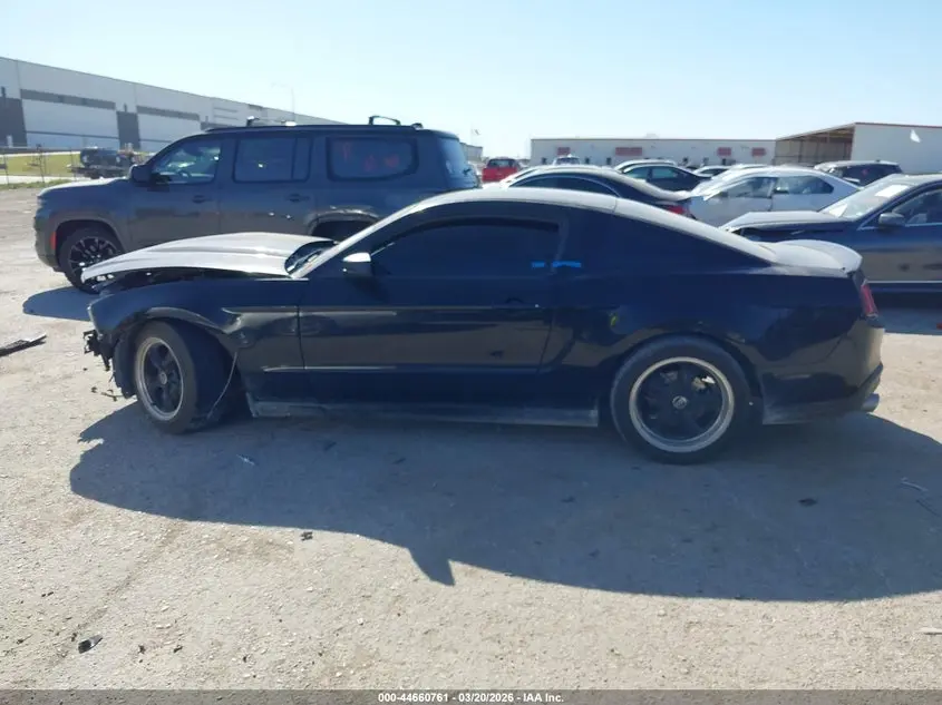 2012 FORD MUSTANG V6