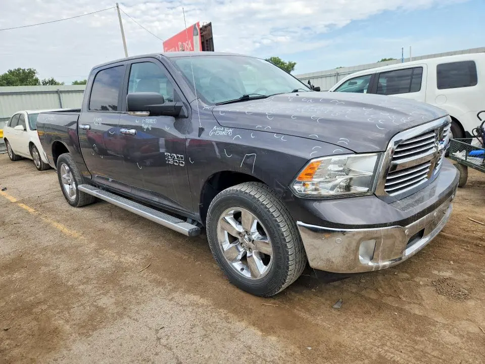 2017 RAM 1500 SLT  