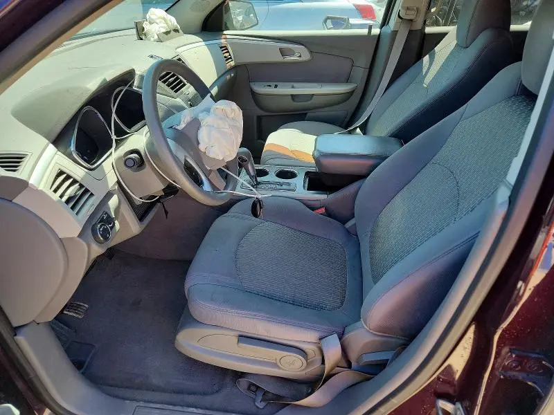 2010 CHEVROLET TRAVERSE LS  