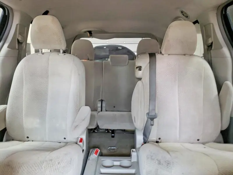 2012 TOYOTA SIENNA LE  