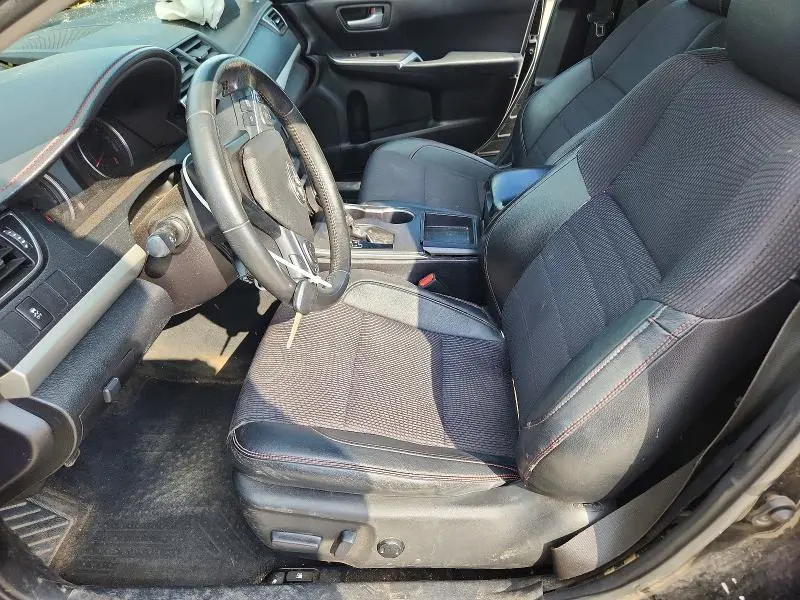 2017 TOYOTA CAMRY SE  