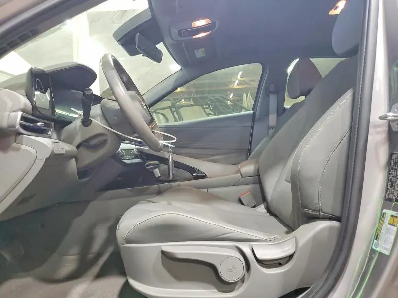 2025 HYUNDAI ELANTRA SEL  