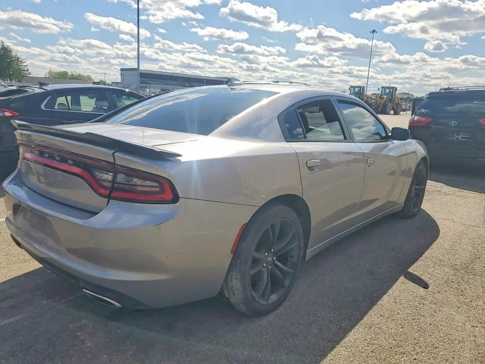 2017 DODGE CHARGER SXT  