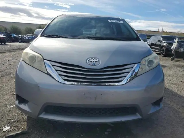 2016 TOYOTA SIENNA LE  