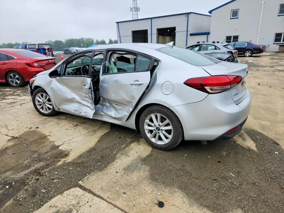 2017 KIA FORTE LX  