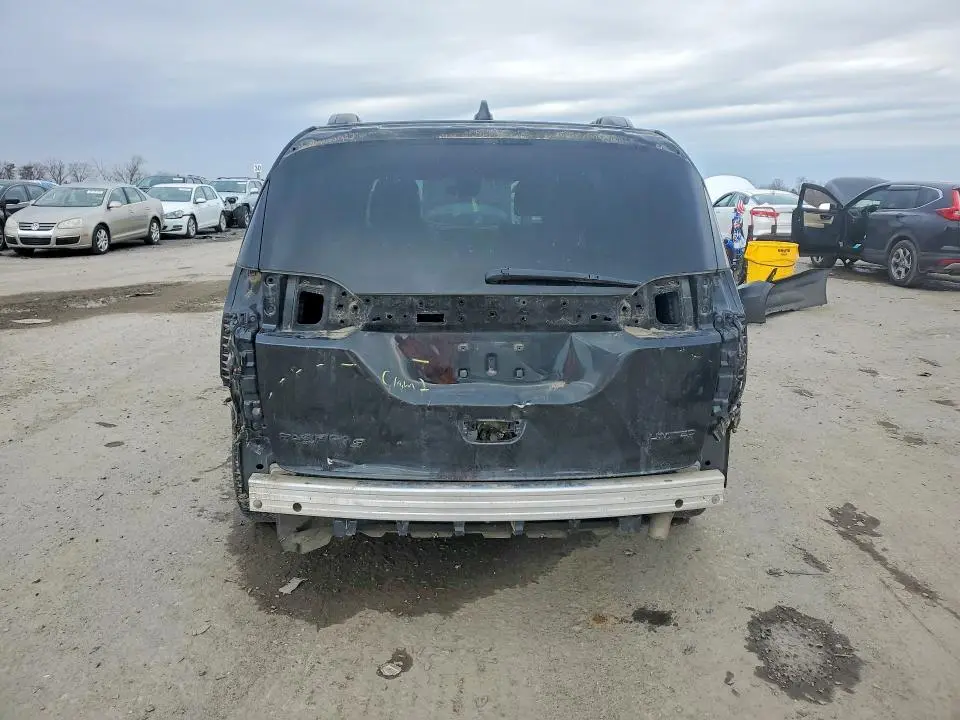 2019 CHRYSLER PACIFICA LIMITED  