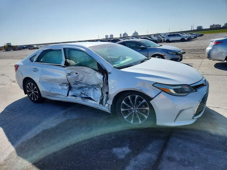 2017 TOYOTA AVALON XLE  