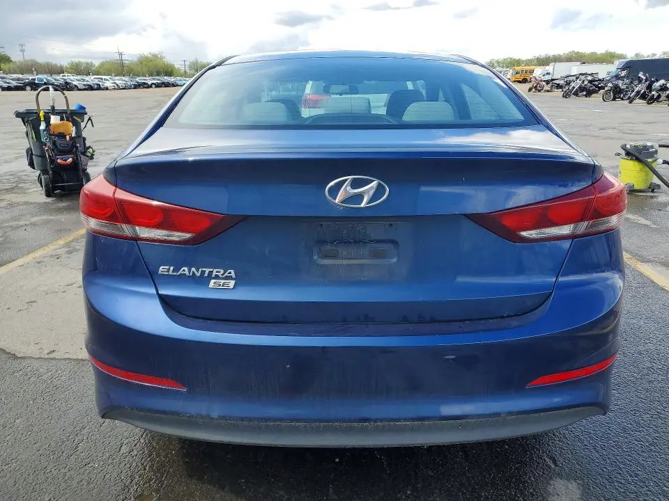 2018 HYUNDAI ELANTRA SE  