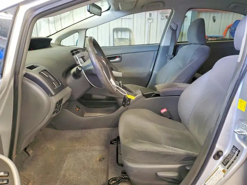 2010 TOYOTA PRIUS III  