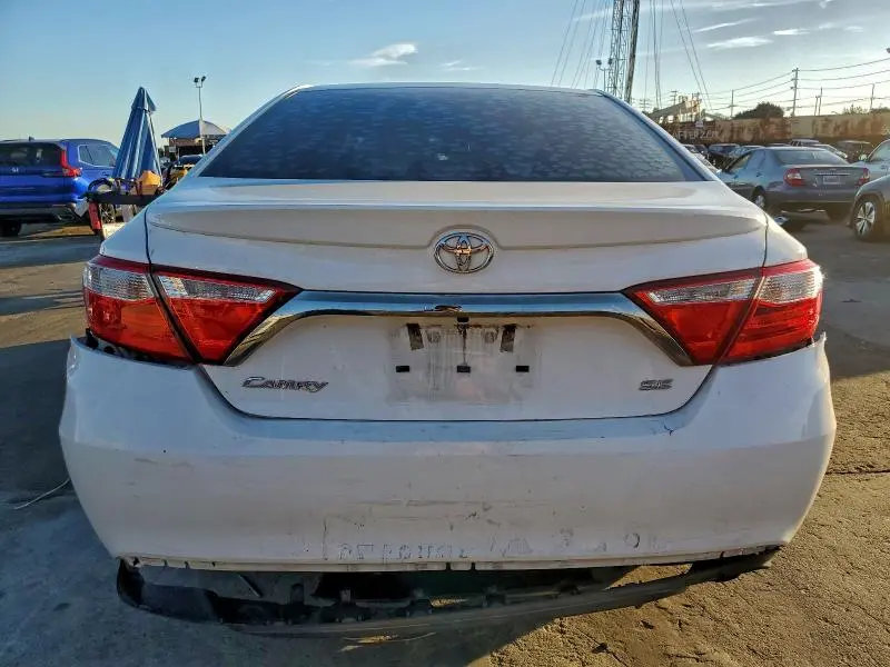 2016 TOYOTA CAMRY LE  