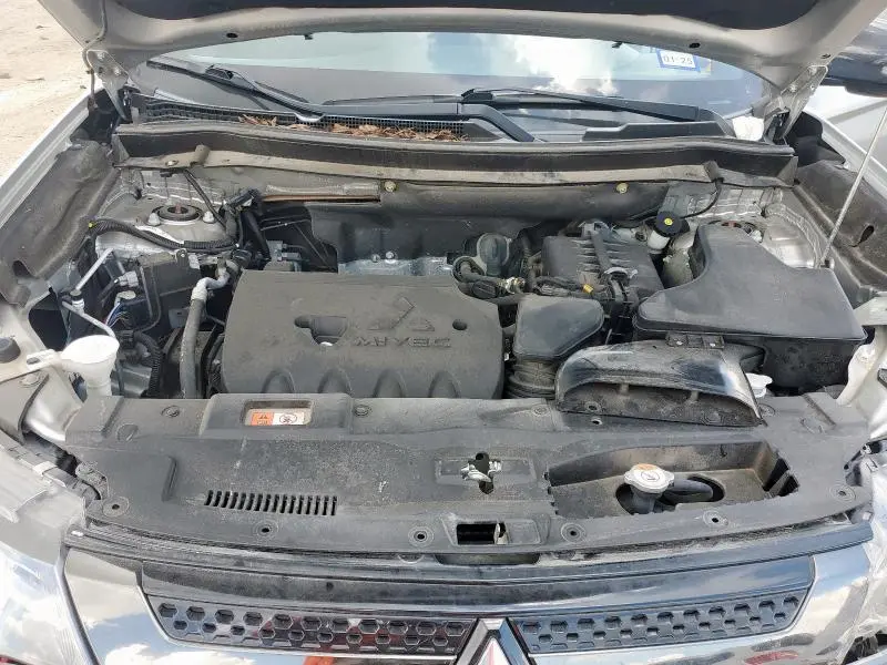 2019 MITSUBISHI OUTLANDER SE  