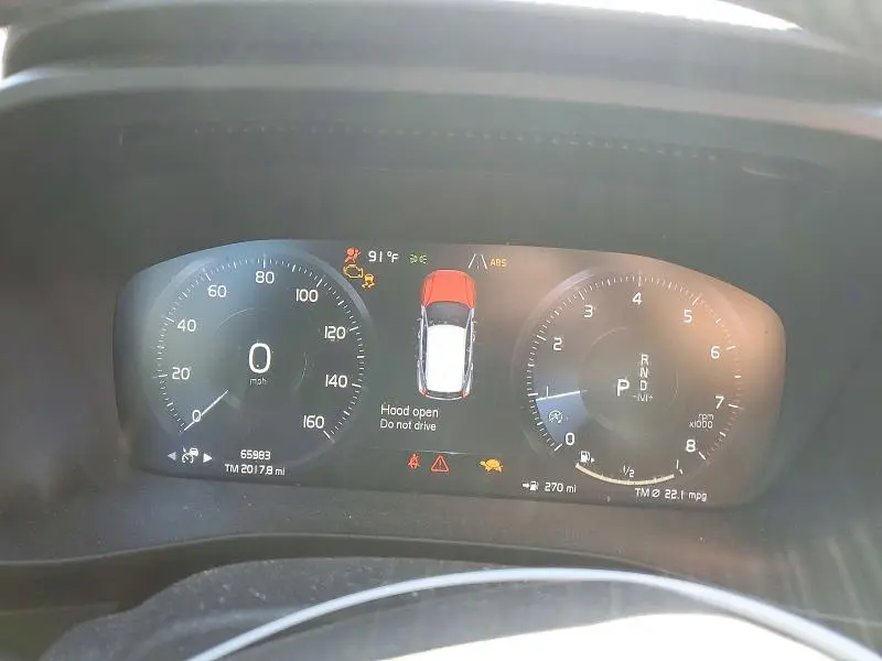 2022 VOLVO XC40 T5 R-DESIGN  