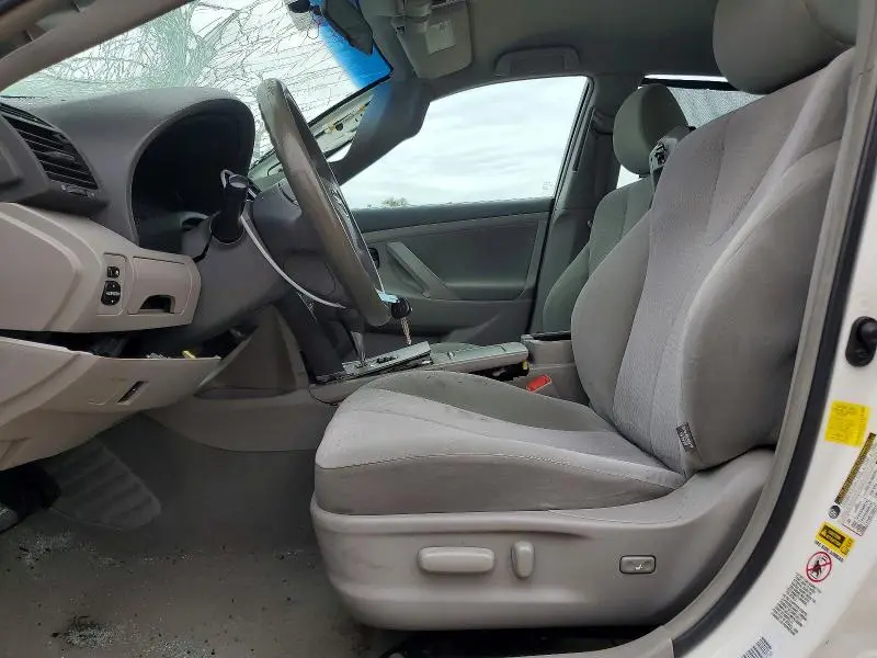 2011 TOYOTA CAMRY LE  