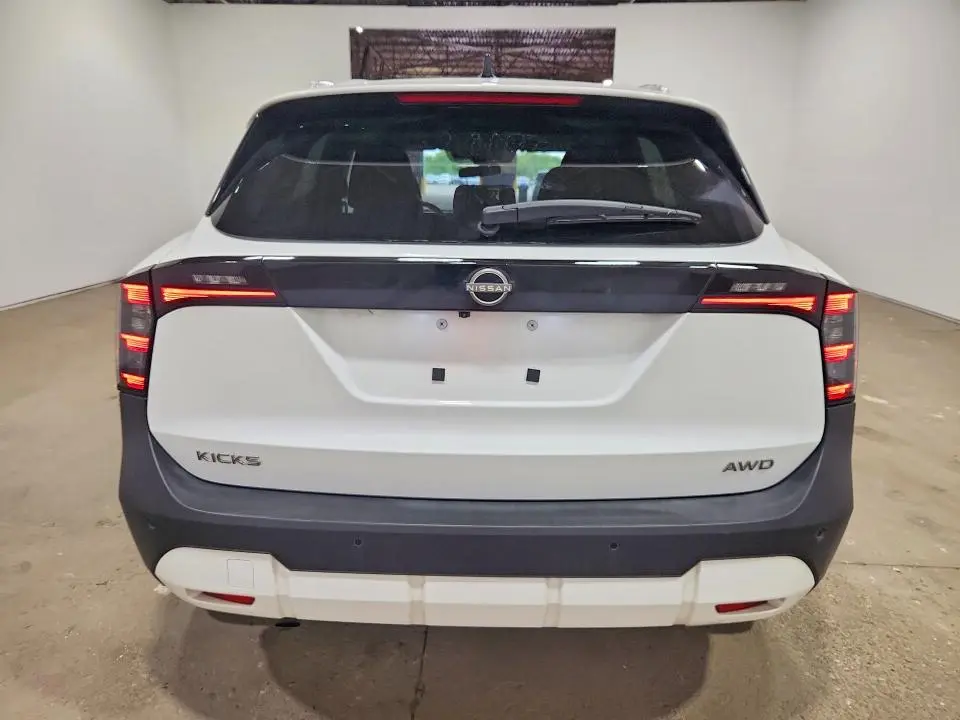 2026 NISSAN KICKS SV  