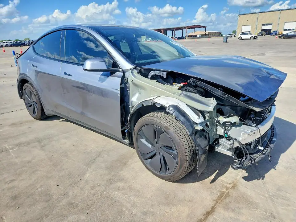 2026 TESLA MODEL Y   