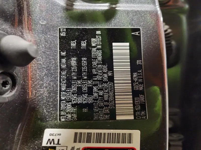 2022 TOYOTA HIGHLANDER XLE  