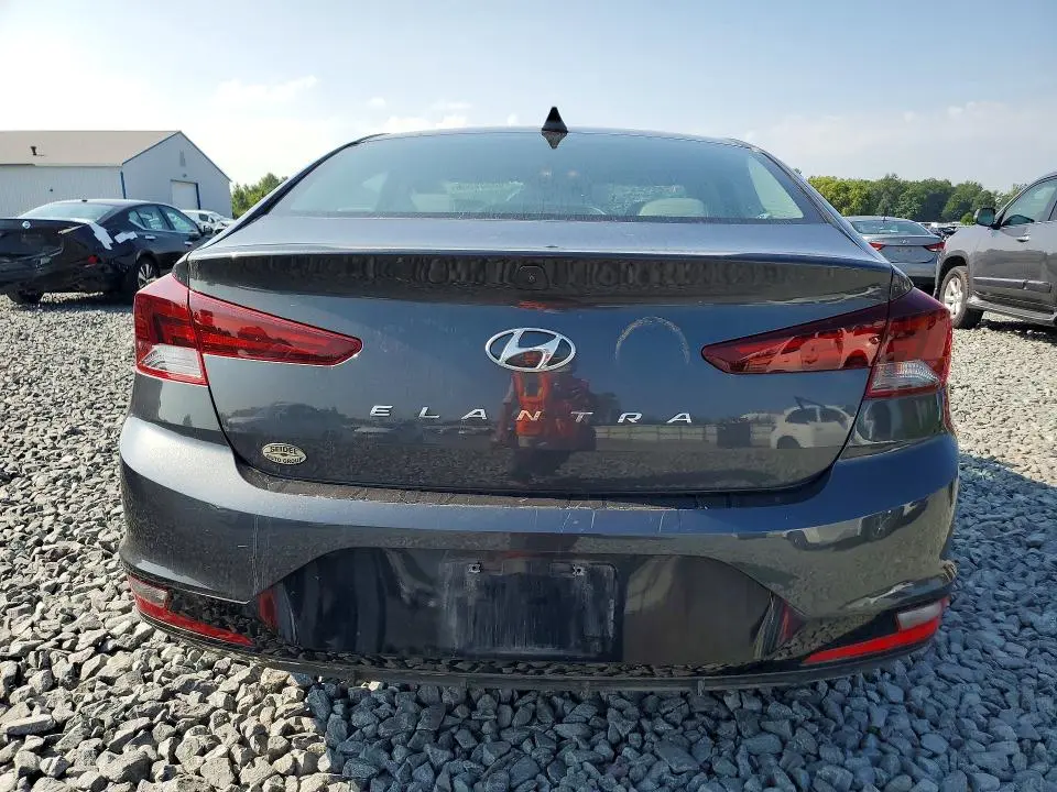 2020 HYUNDAI ELANTRA SEL  