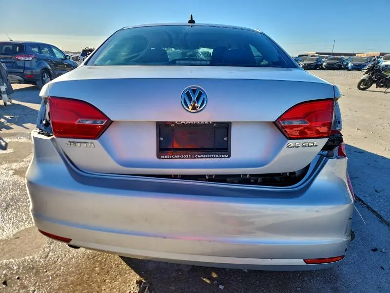 2011 VOLKSWAGEN JETTA SEL  
