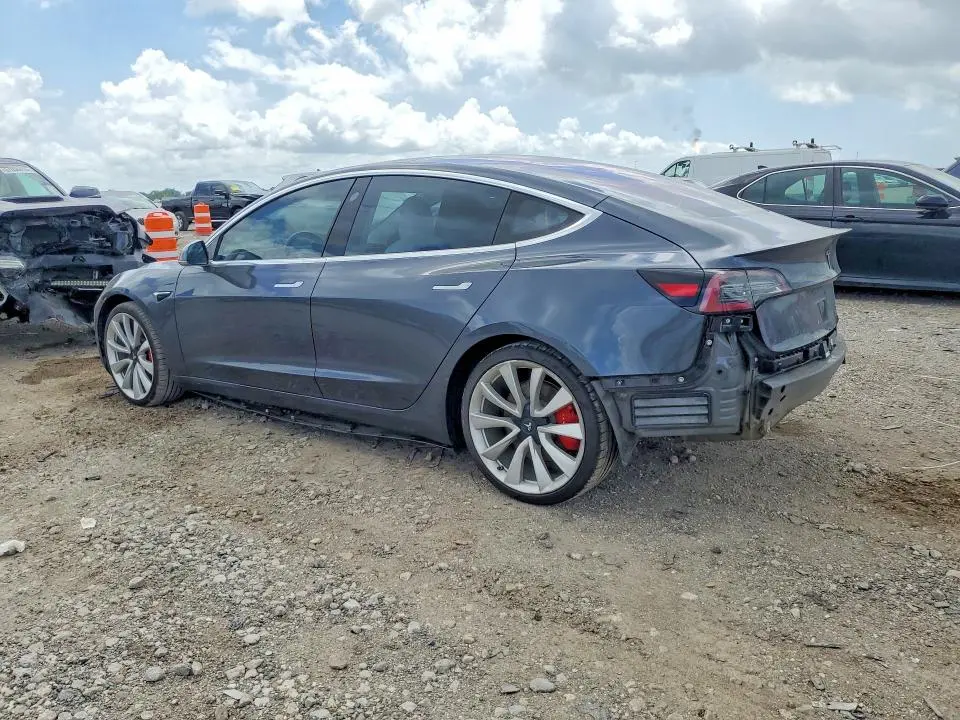 2018 TESLA MODEL 3   