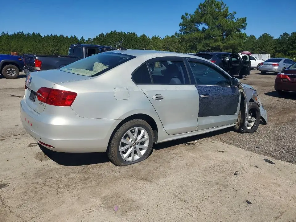 2012 VOLKSWAGEN JETTA SE  