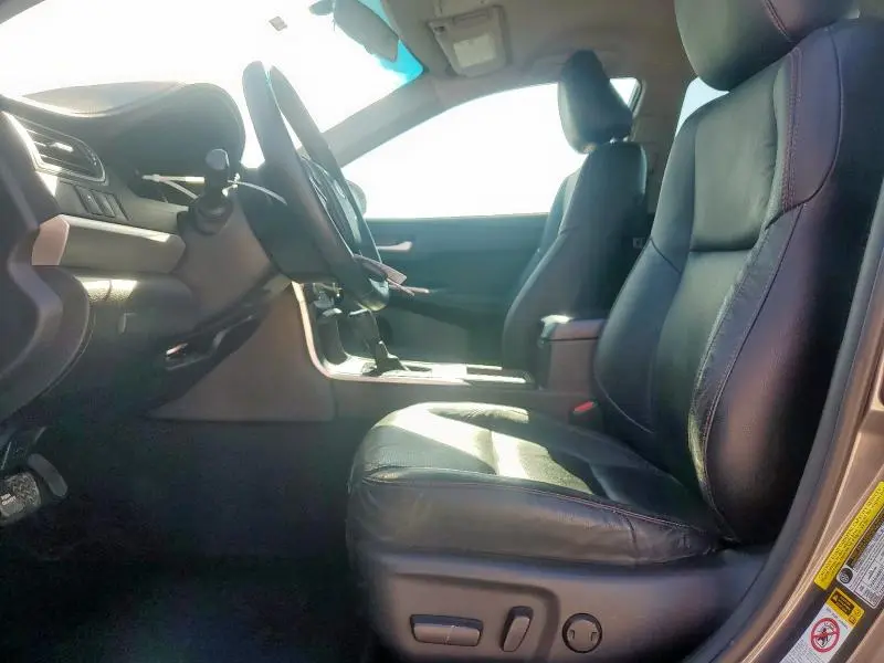 2016 TOYOTA CAMRY LE  