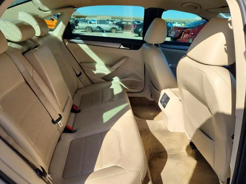 2014 VOLKSWAGEN PASSAT SE  