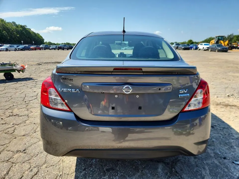 2019 NISSAN VERSA SV  