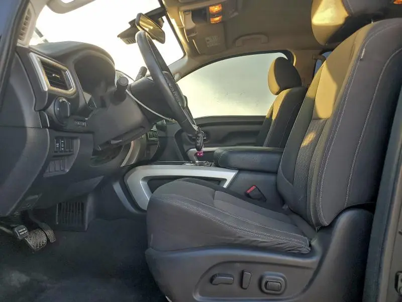 2021 NISSAN TITAN SV  