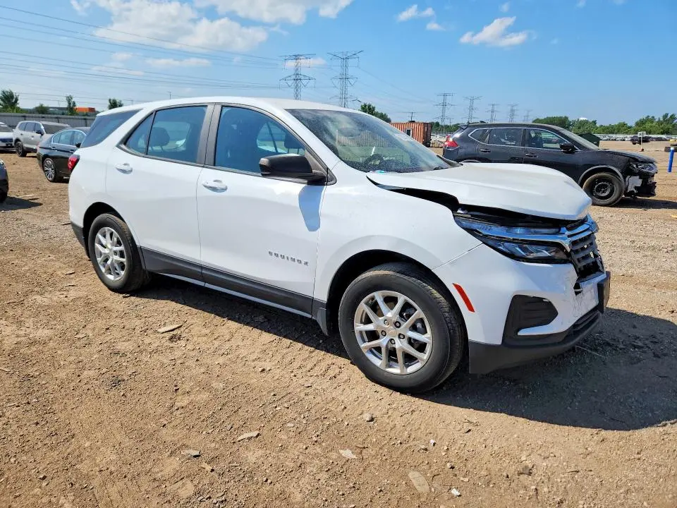 2022 CHEVROLET EQUINOX LS  