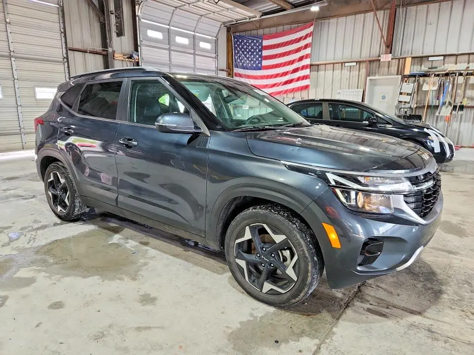 2024 KIA SELTOS EX  