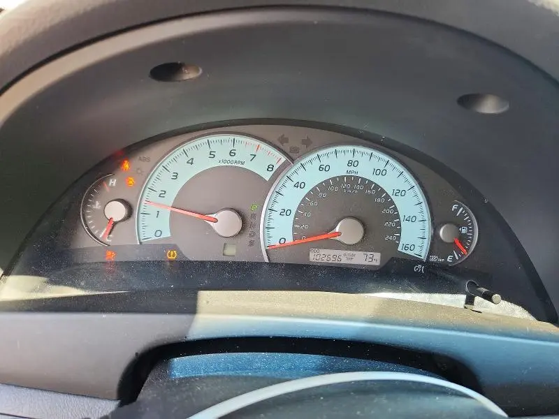 2011 TOYOTA CAMRY SE V6  