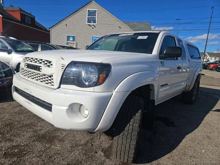 2011 TOYOTA TACOMA V6  