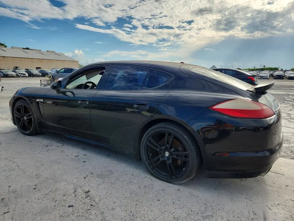 2012 PORSCHE PANAMERA 2  