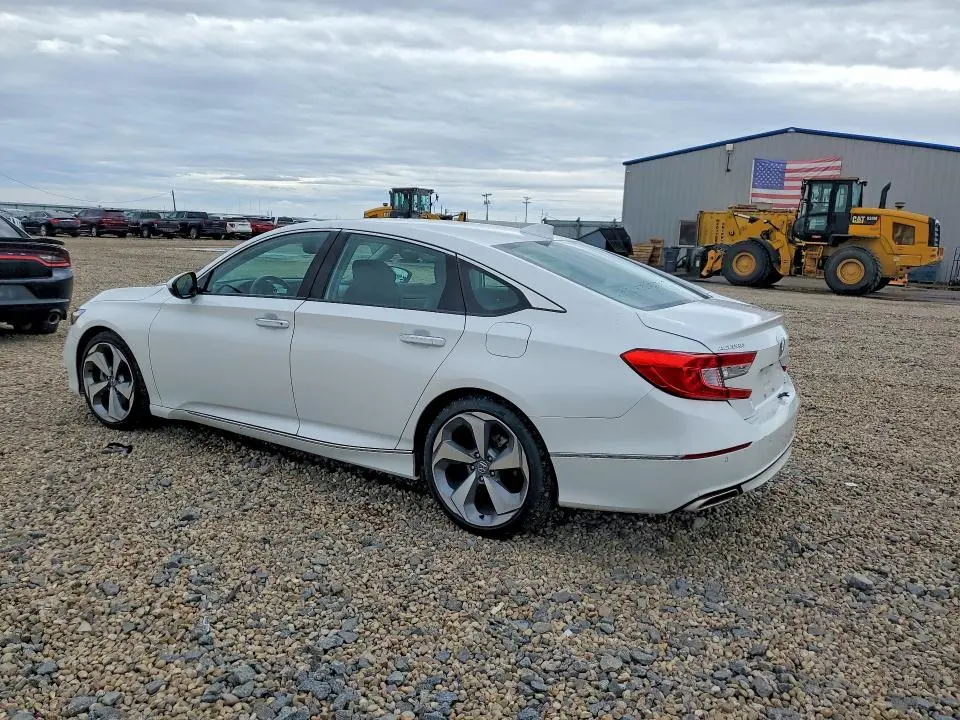 2019 HONDA ACCORD TOURING  