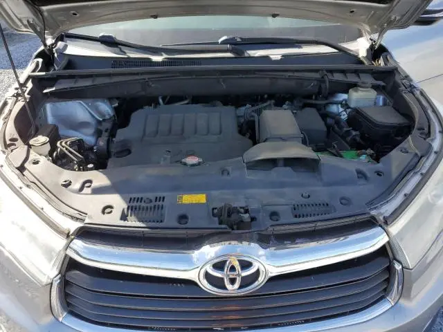 2016 TOYOTA HIGHLANDER XLE  