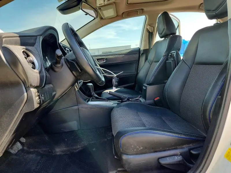 2017 TOYOTA COROLLA SE  