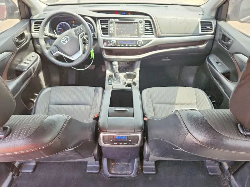 2019 TOYOTA HIGHLANDER LE PLUS  