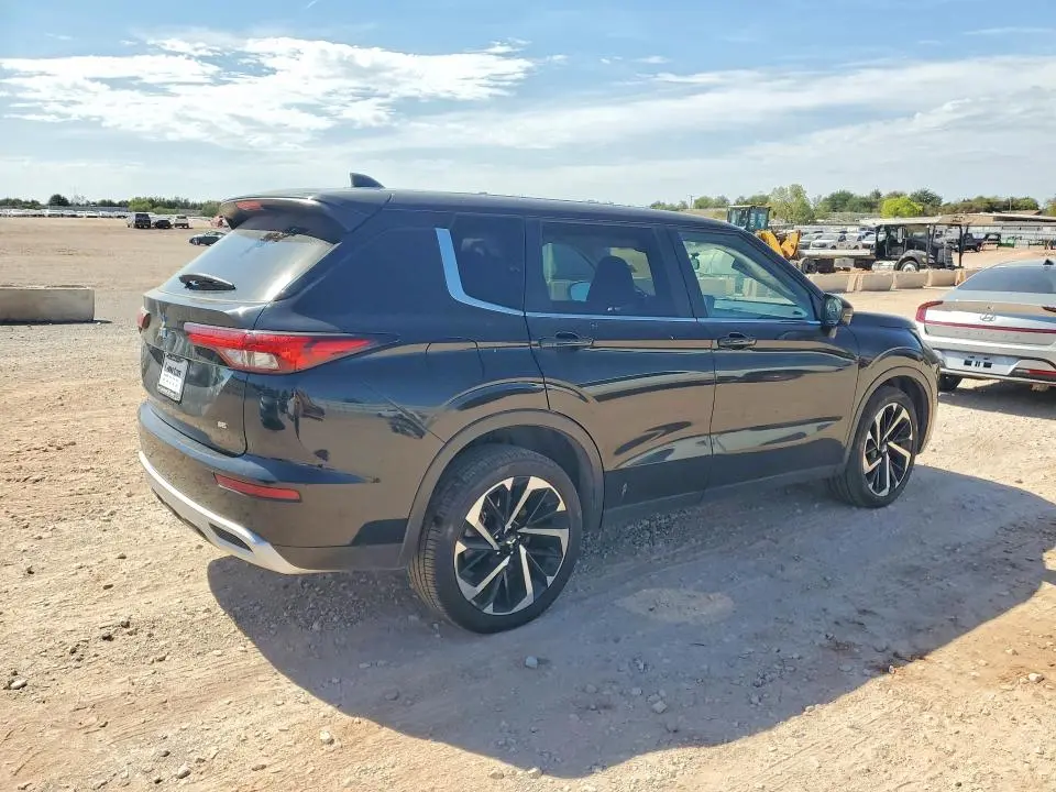 2024 MITSUBISHI OUTLANDER SE  