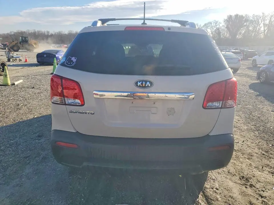 2011 KIA SORENTO LX  