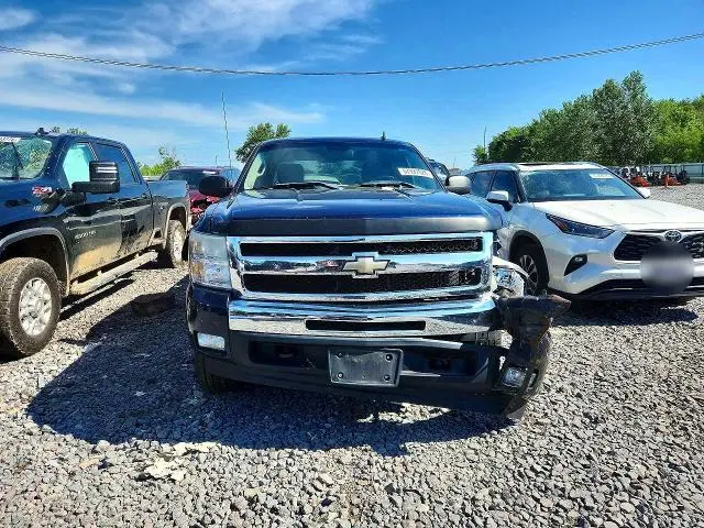 2011 CHEVROLET SILVERADO K1500 LT  