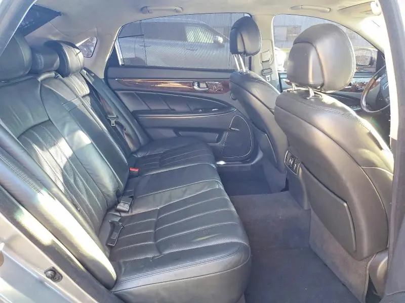 2011 HYUNDAI EQUUS SIGNATURE  