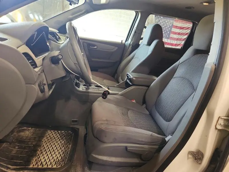 2014 CHEVROLET TRAVERSE LS  