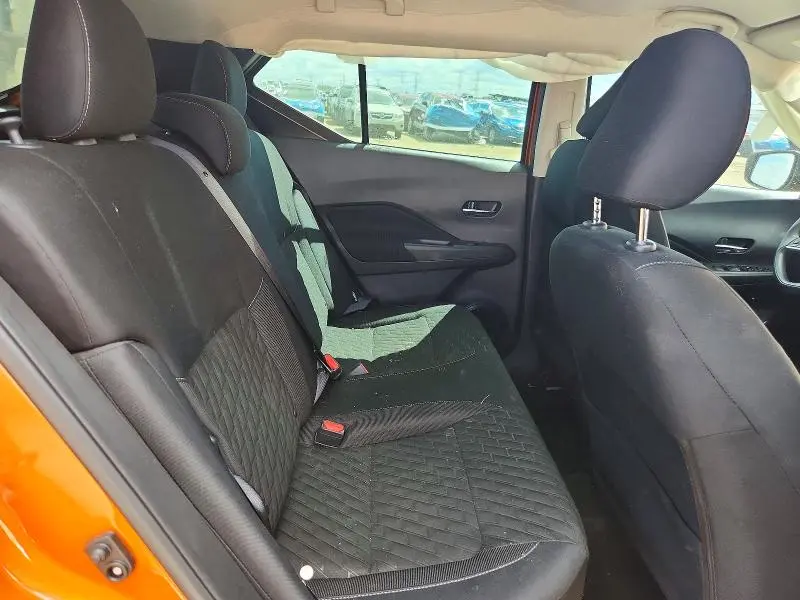 2022 NISSAN KICKS SV  