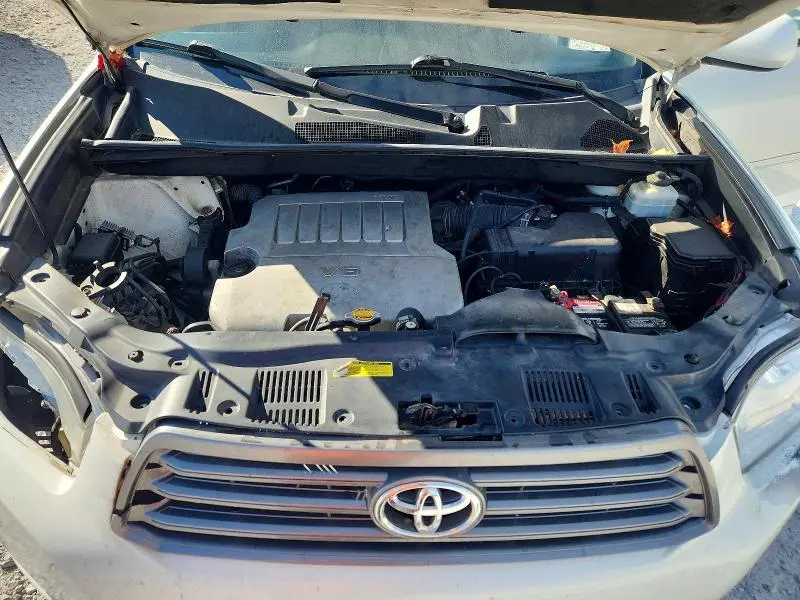 2010 TOYOTA HIGHLANDER SE  
