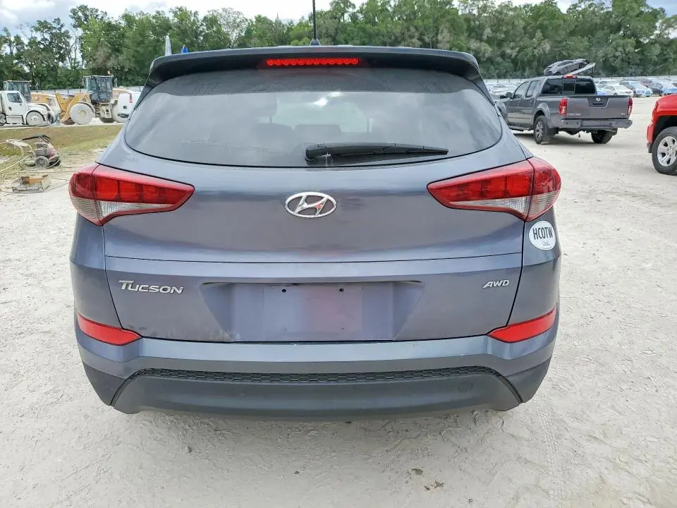 2018 HYUNDAI TUCSON SE  