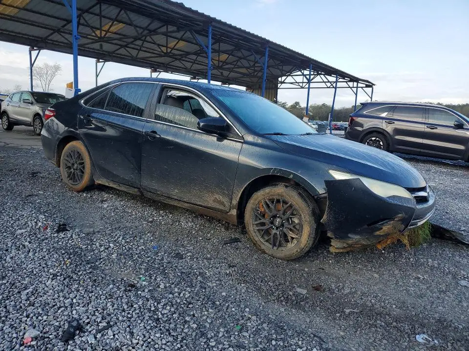2015 TOYOTA CAMRY LE  